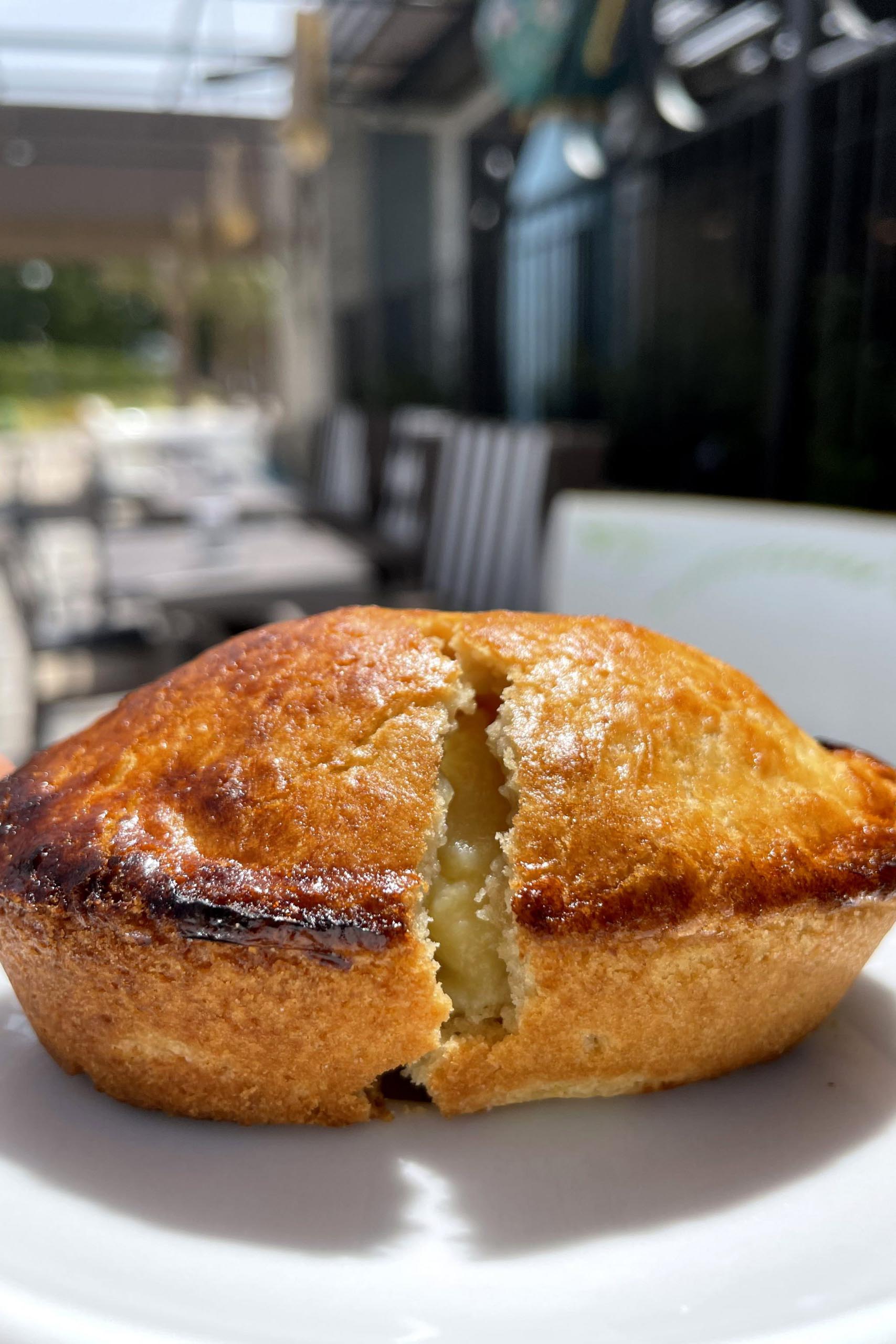 dolci tipici locali: il pasticciotto